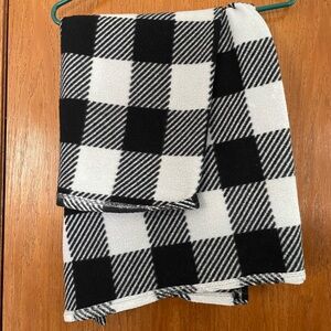 Small Black And White Checkered Throw Blanket